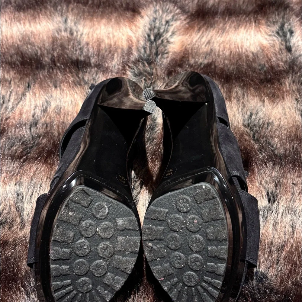 Vintage 2010 Jessica Simpson Black Suede zip up Platform Peep-Toe Heels - Women